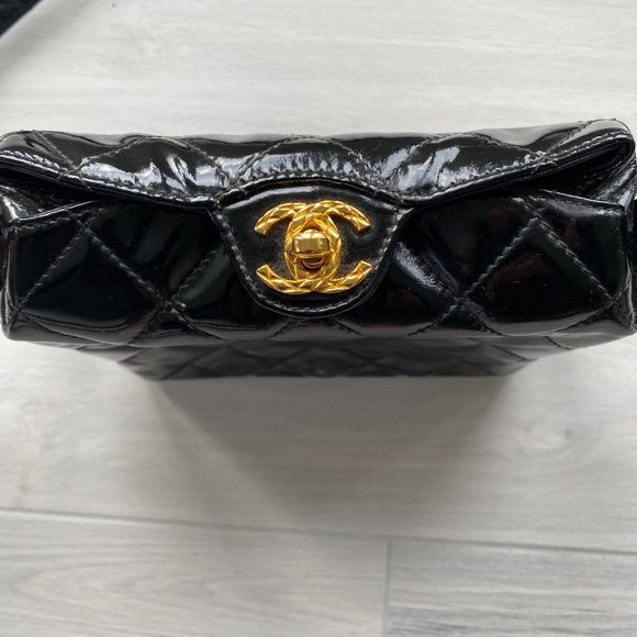 Authentic Vintage Chanel Bag - Picture 2 of 12